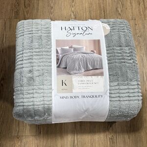 Hatton Signature 
3pc Luxury Faux Fur Comforter Set